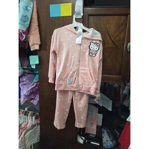 4t brand new hello kitty tracksuit, item 638